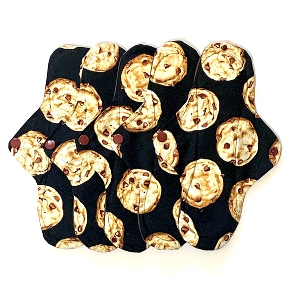 5 (five) Heavy Plus Reuseable Cloth Pads in Chocolate Chip Cookie Print. - Picture 1 of 5